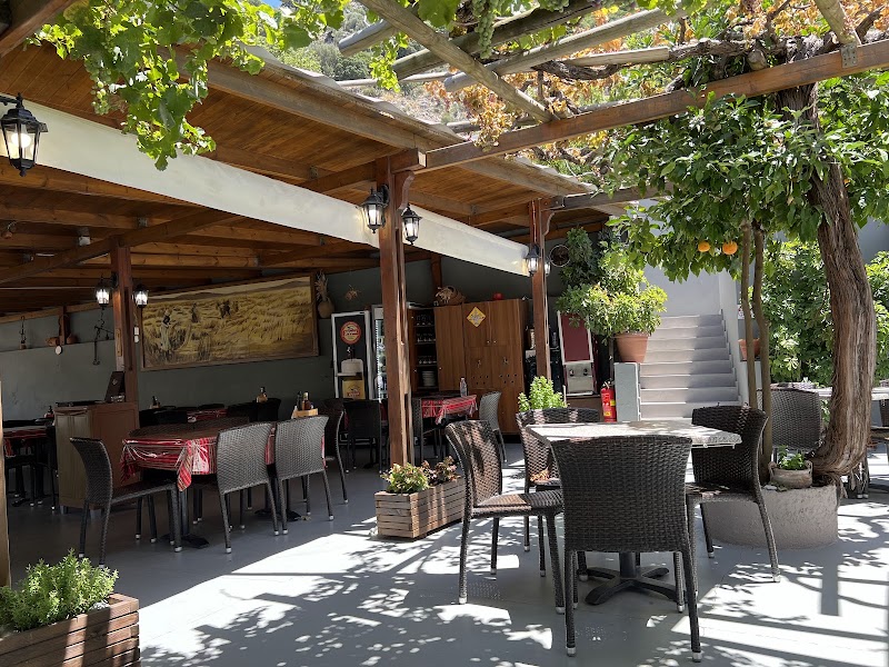 Yanni's Traditional Restaurant